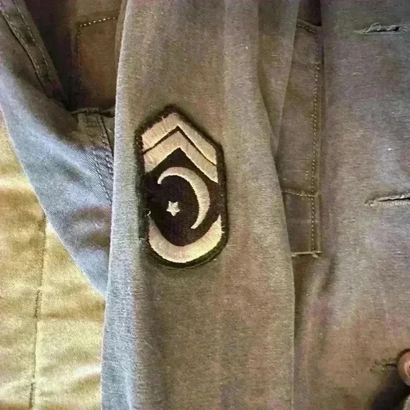 Knot Sisters Denim long sleeve shirt/  Jacket Women's Medium with patches Gypsy - Picture 4 of 4